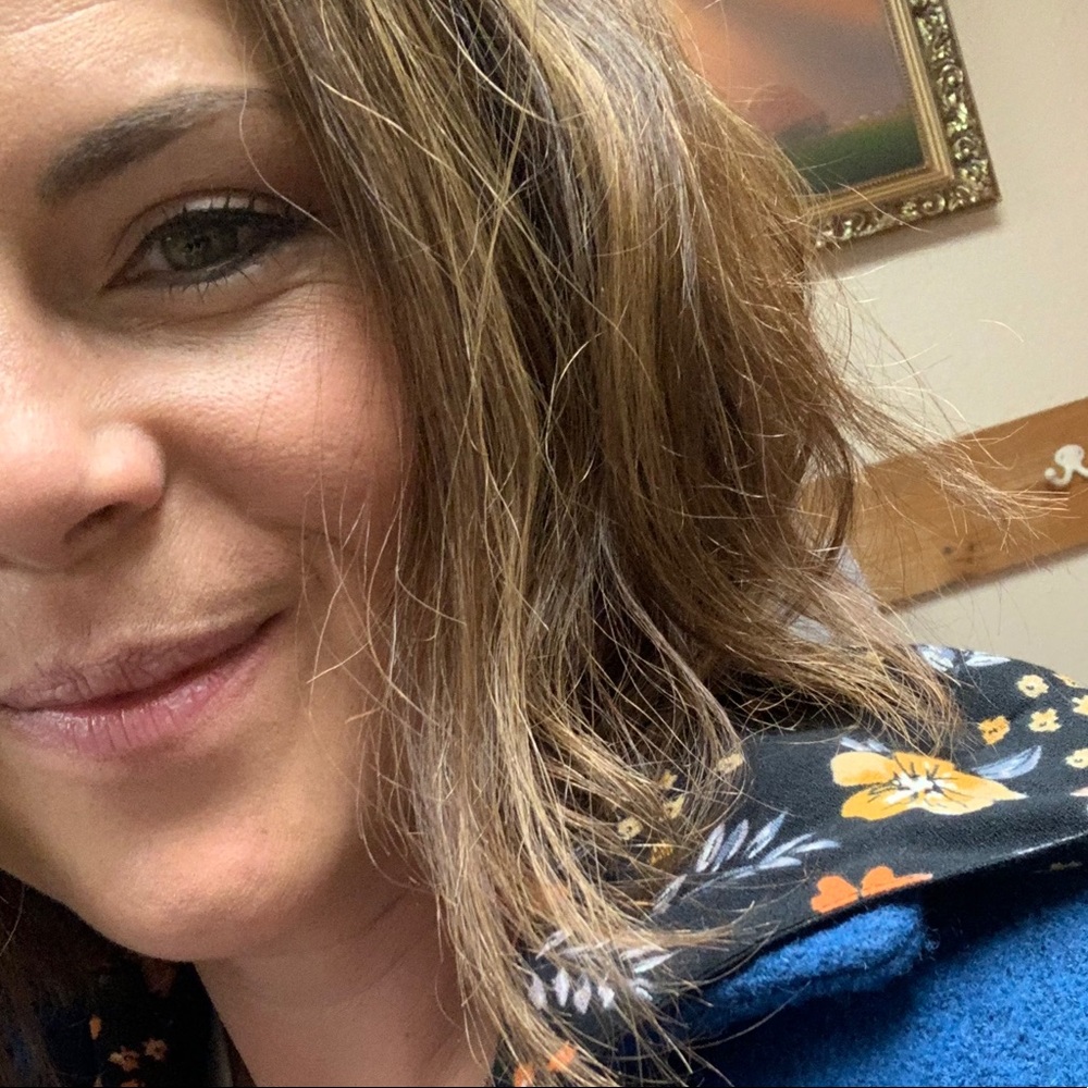 Meet your Posher, Adrienne
